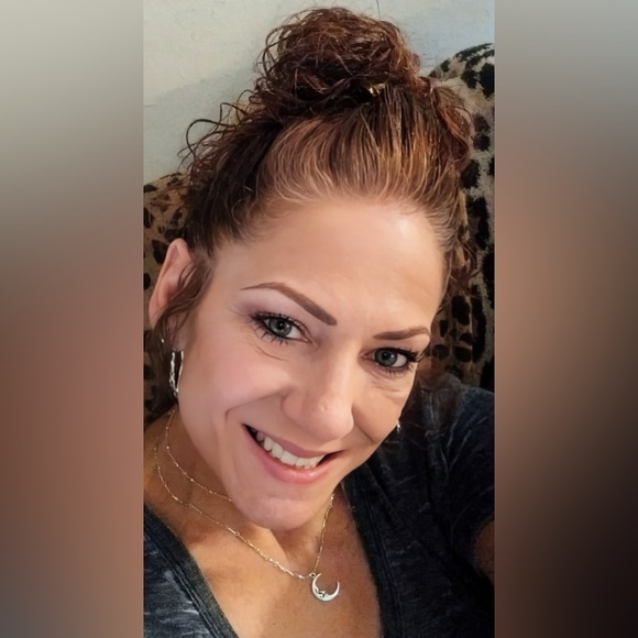 Meet your Posher, LJ - Picture 2 of 2